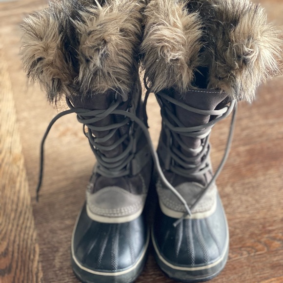 Sorel Boots - Picture 4 of 6